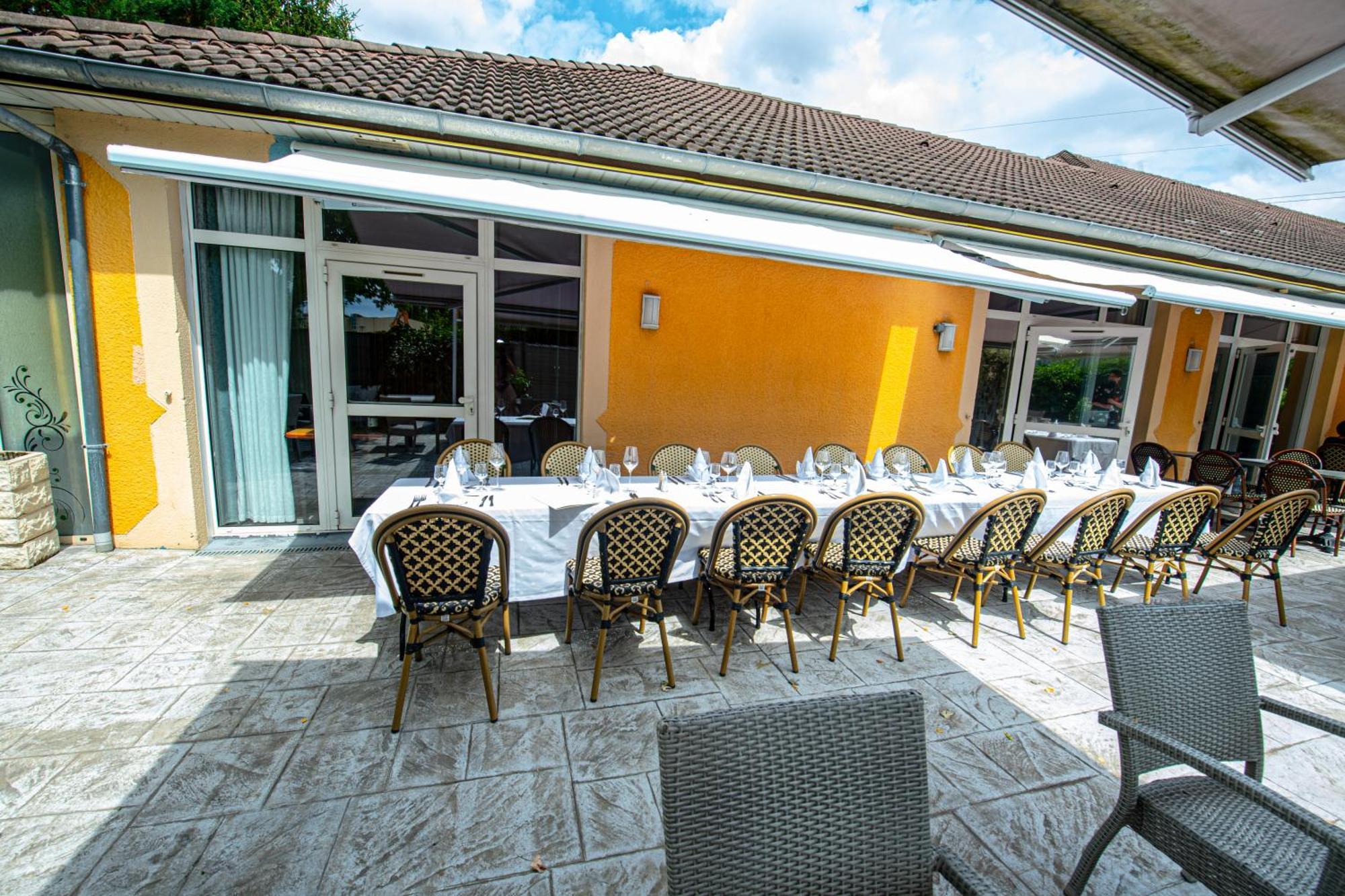 Logis Hotel - Le Relais Du Parisis Villeparisis Exteriör bild