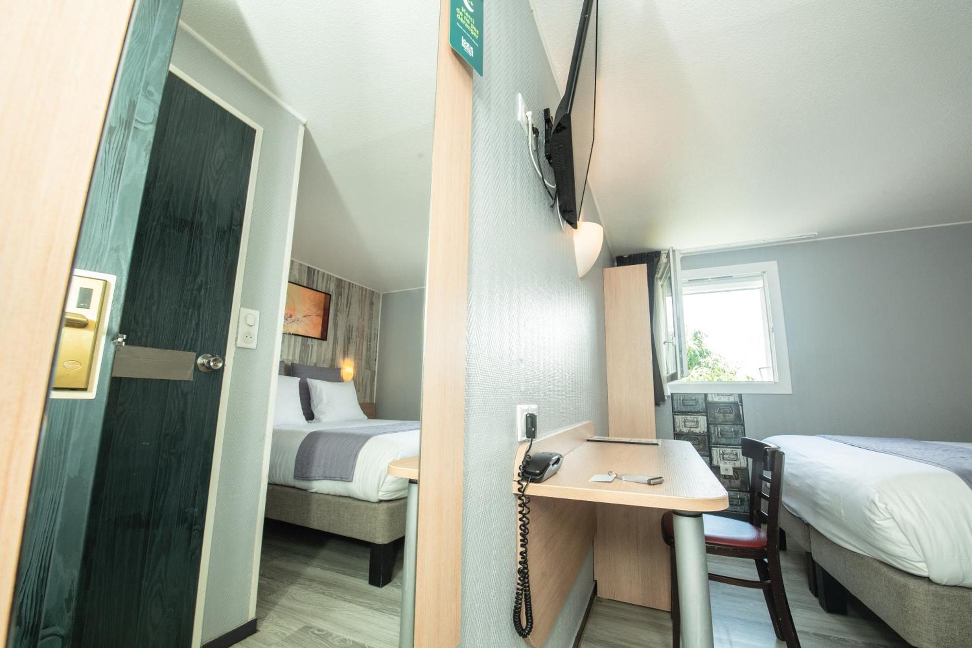 Logis Hotel - Le Relais Du Parisis Villeparisis Exteriör bild
