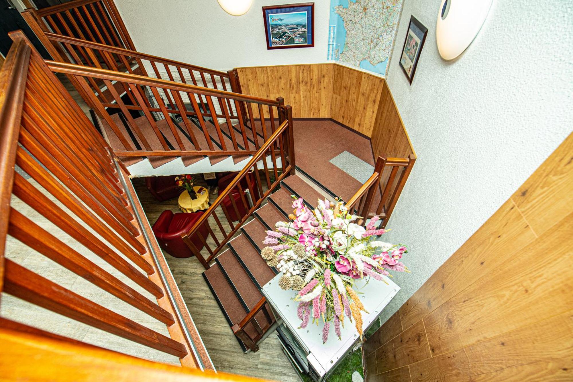 Logis Hotel - Le Relais Du Parisis Villeparisis Exteriör bild