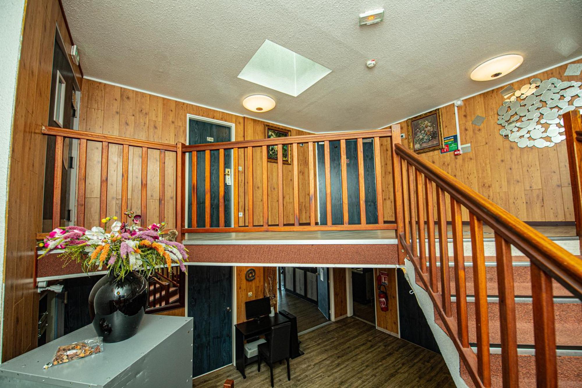 Logis Hotel - Le Relais Du Parisis Villeparisis Exteriör bild