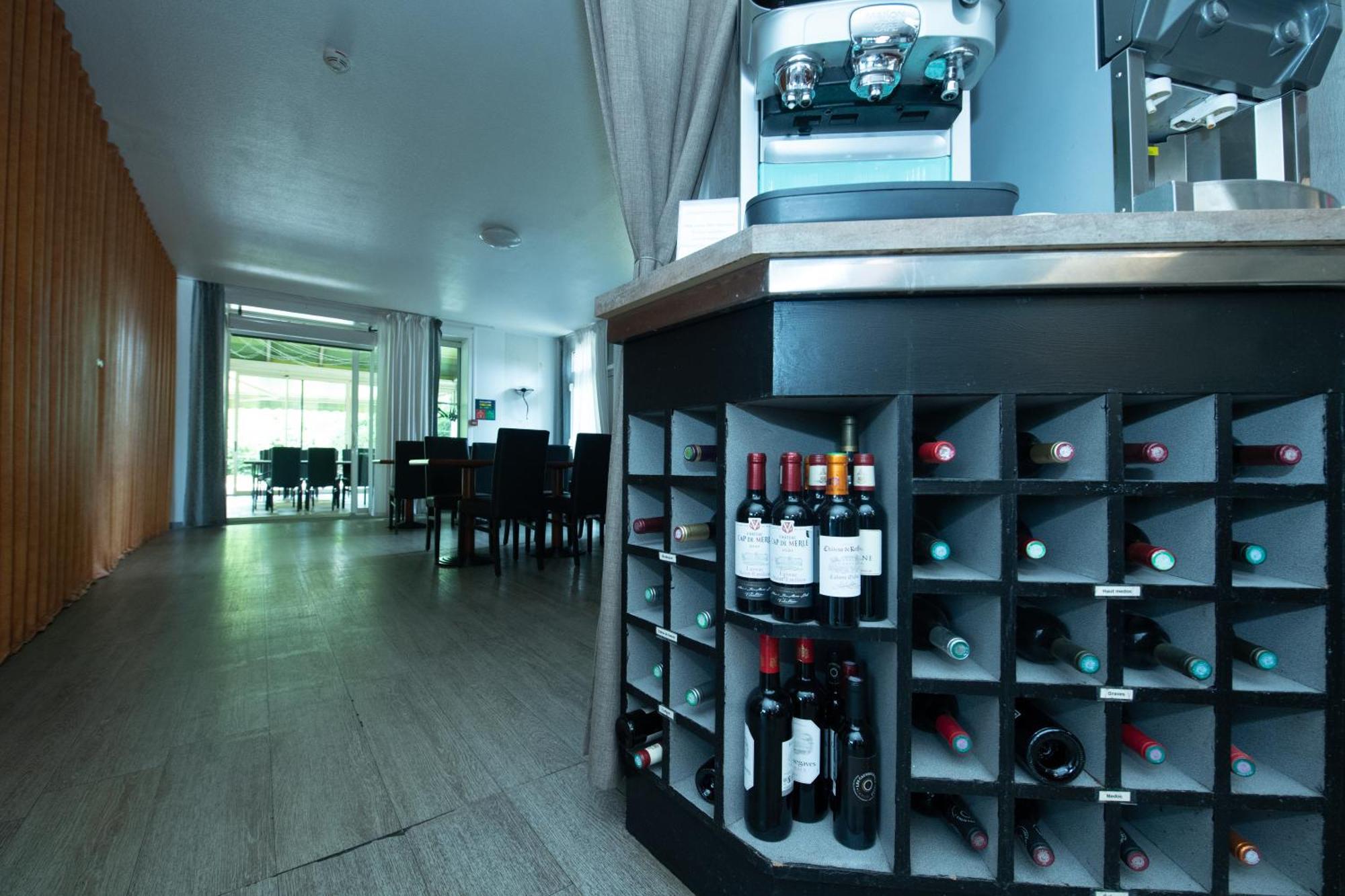 Logis Hotel - Le Relais Du Parisis Villeparisis Exteriör bild
