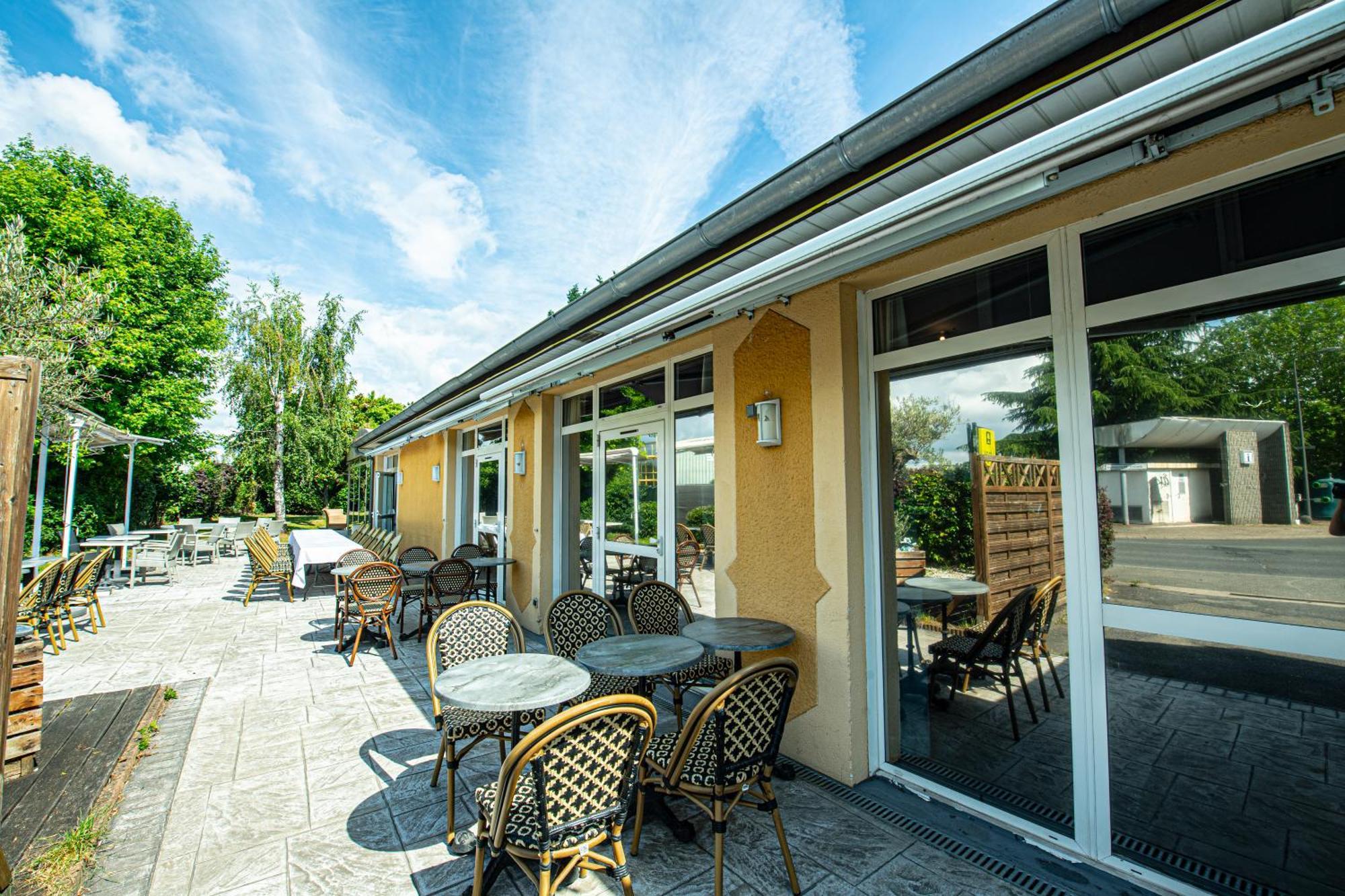 Logis Hotel - Le Relais Du Parisis Villeparisis Exteriör bild